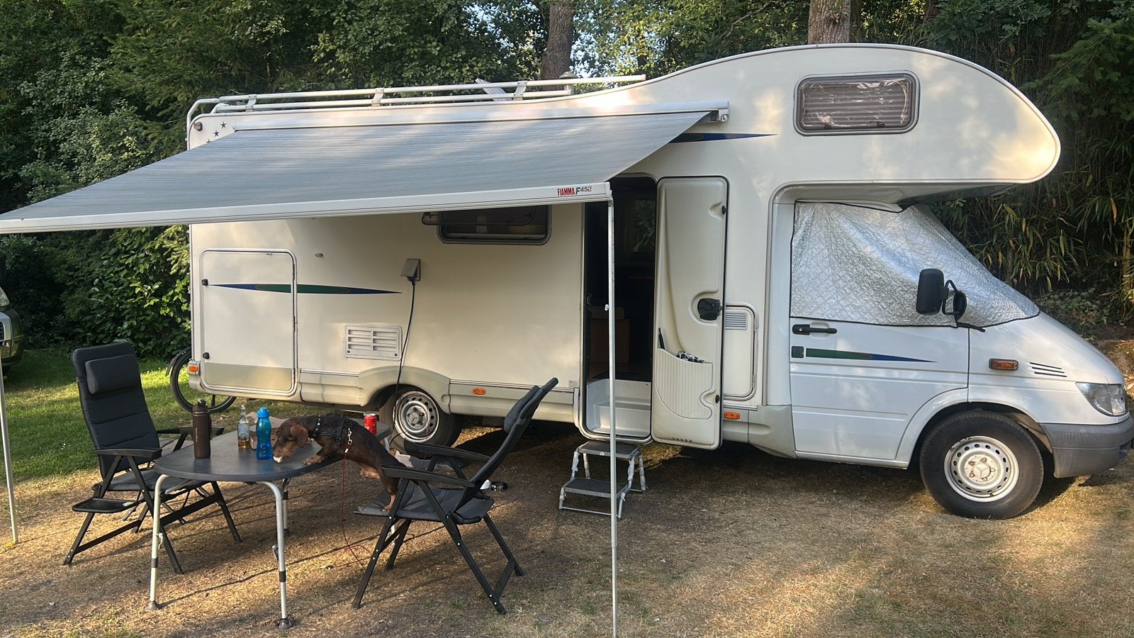 Alkoofcamper | Mercedes Sprinter | 6-persoons, Alkoof, Bedrijf, Koelkast, 7 tot 8 meter