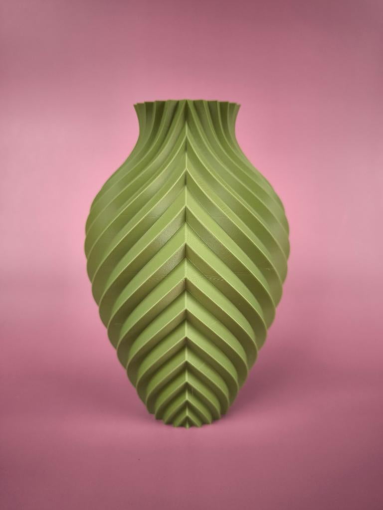 Vaasje in olijf groen, Kunststof, Nieuw, Ophalen of Verzenden, Minder dan 50 cm