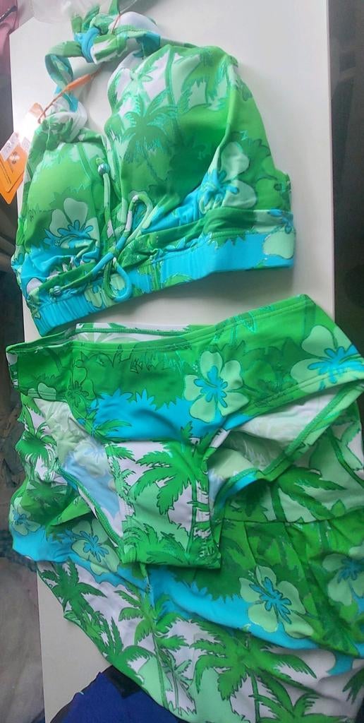NIEUW Prachtige halter Bikini met zwemrokje maat M korting, Ophalen of Verzenden, Nieuw, Bikini