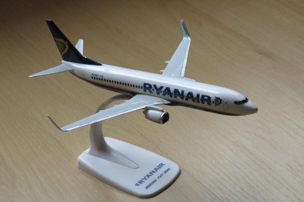 Ryanair Boeing 737 - 800, Ophalen of Verzenden, Zo goed als nieuw, Schaalmodel