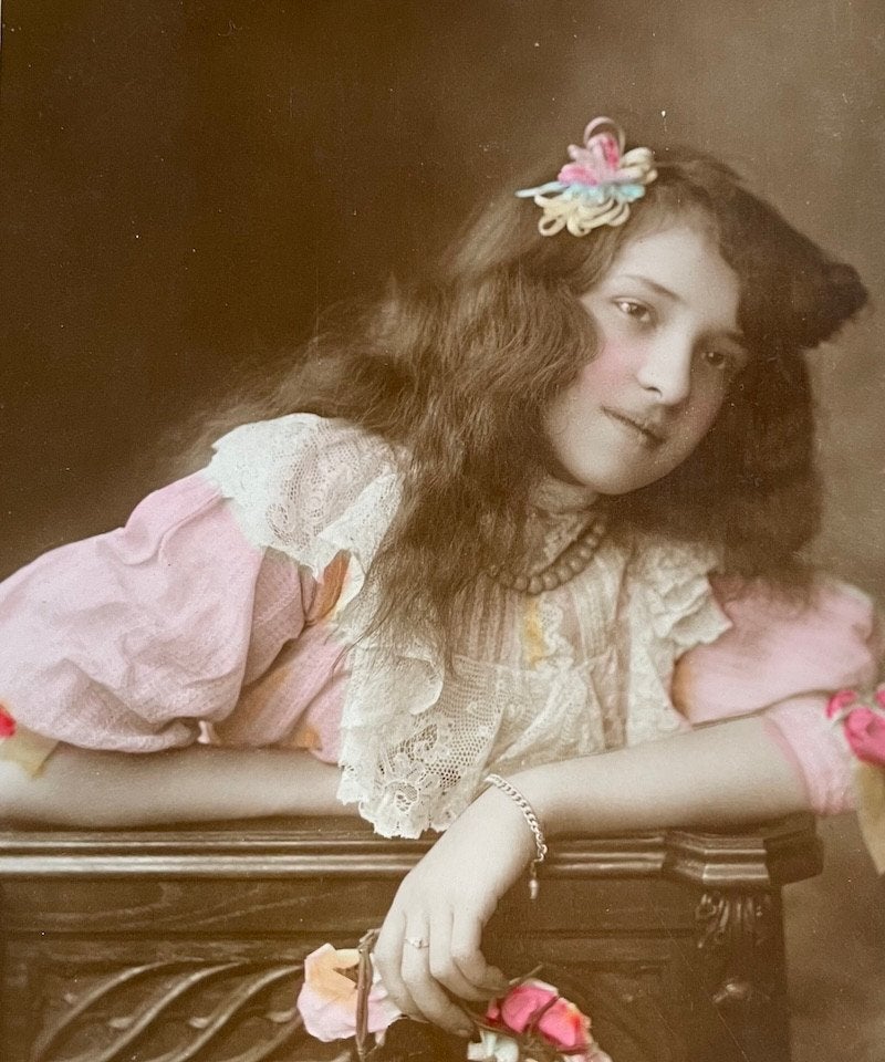 fr 1920 meisje lang haar grote kanten kraag bloem, Verzenden, Voor 1920, Ongelopen, Overige thema's