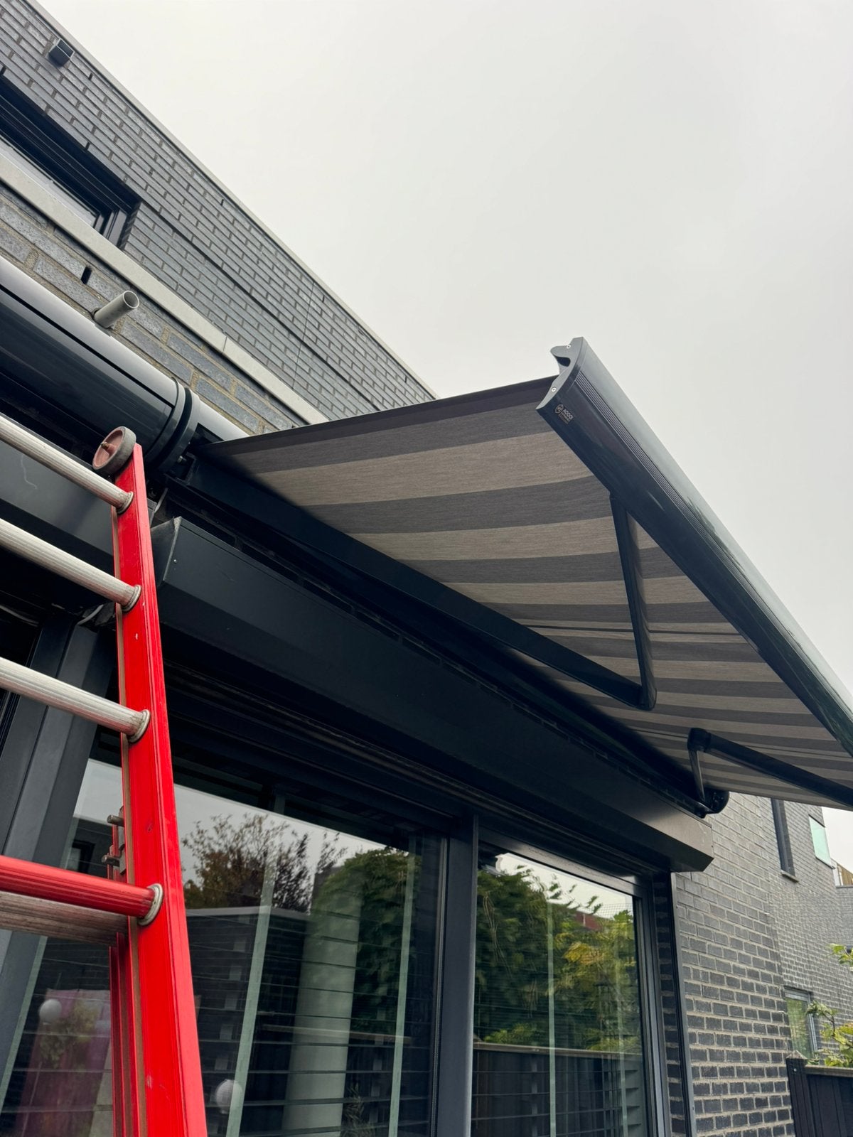 Zonneschermen Actie !!, Ophalen of Verzenden, Zo goed als nieuw, Knikarmscherm