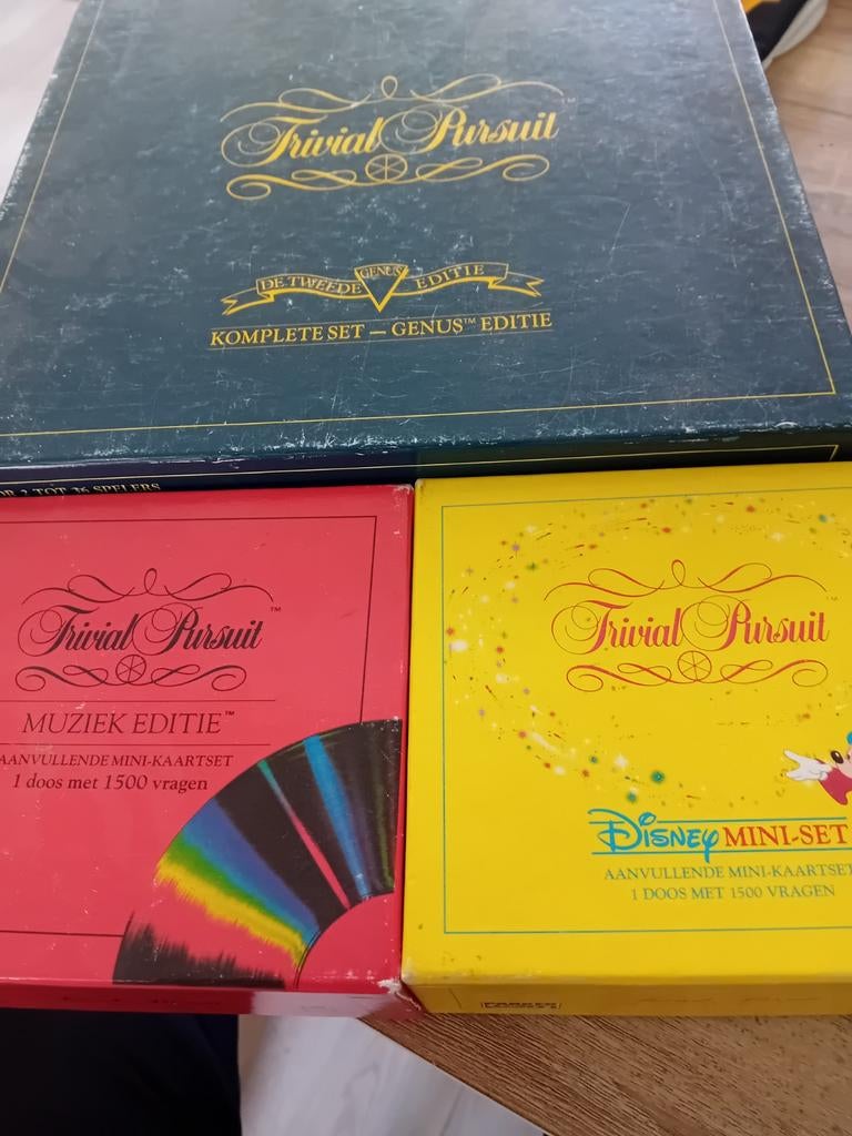 Trivial Pursuit: Genus, Muziek & Disney Edities, Hobby en Vrije tijd, Gezelschapsspellen | Bordspellen, Vijf spelers of meer, Ophalen of Verzenden