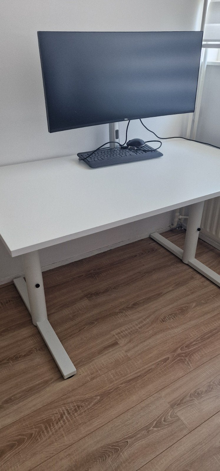 Gispen Zit-Sta Bureau 140x80 met Bureaustoel, Ophalen, In hoogte verstelbaar, Gebruikt