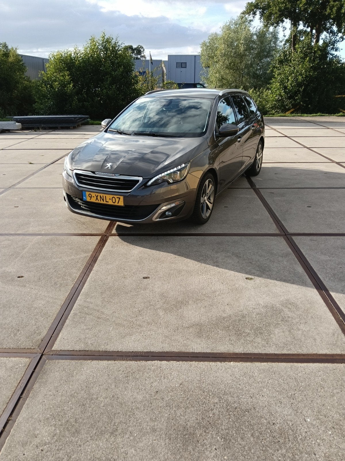 Peugeot 308 1.2 Puretech 130pk S&S 2014 Grijs, Auto's, Voorwielaandrijving, Euro 5, Zwart, 1165 kg
