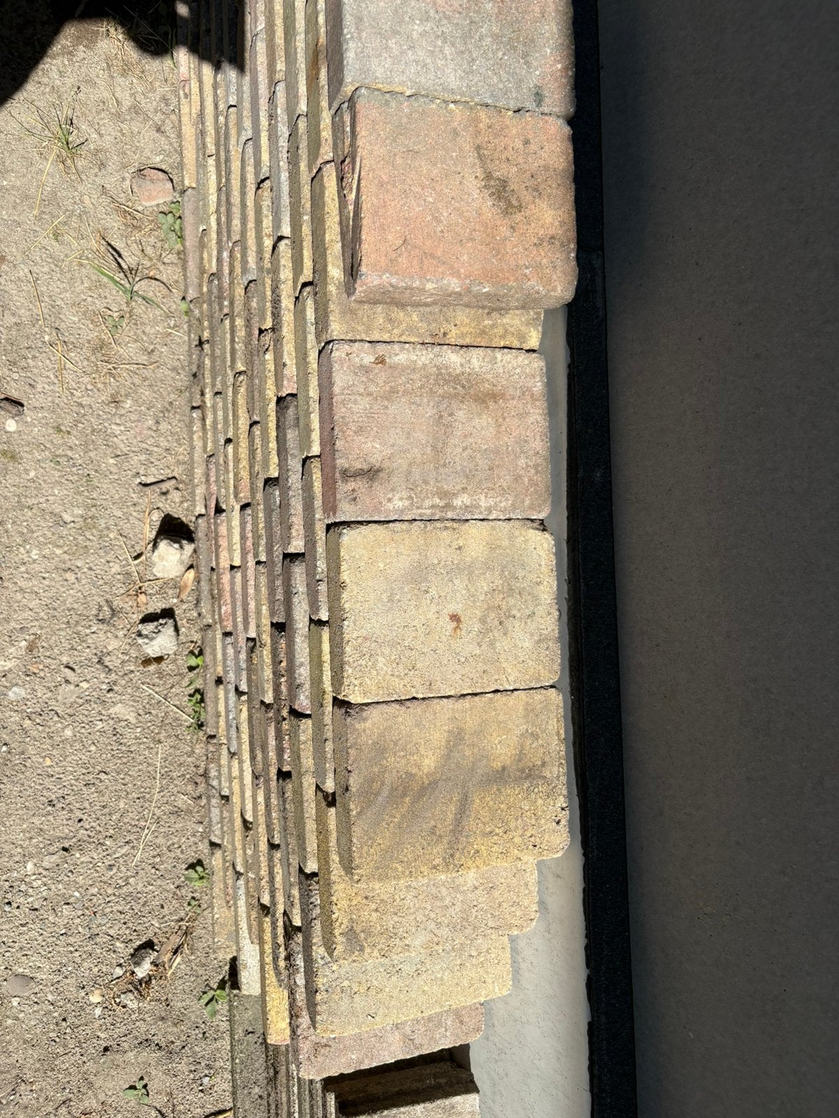 Gratis 3,5m2 bonte kobblestones, Ophalen, Beton, Klinkers