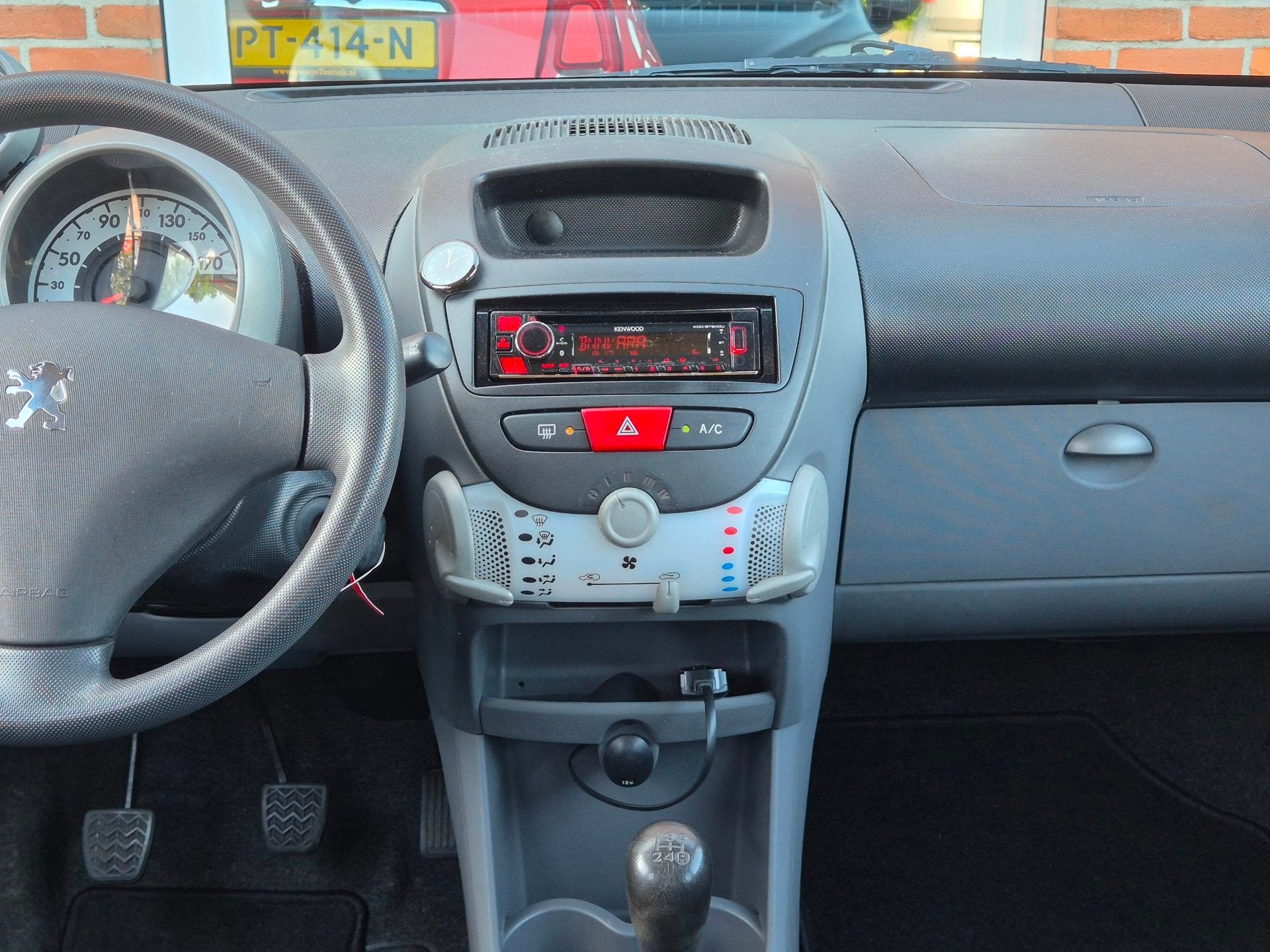 Peugeot 107 1.0-12V XS 68PK 5drs airco, elektr.ramen, centr., Auto's, Peugeot, Voorwielaandrijving, Euro 5, Stof, Gebruikt