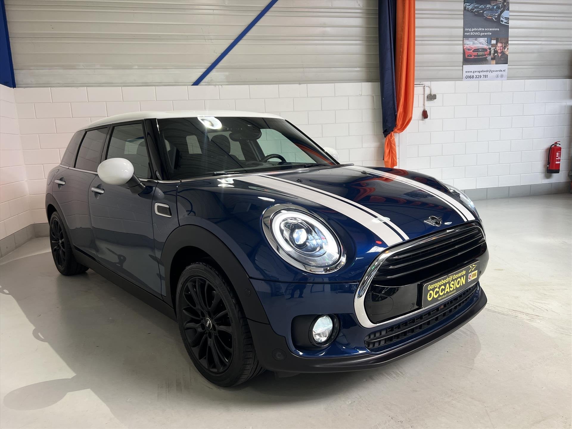 MINI Clubman 1.5 136pk Aut Cooper, Led, Keyless, ACC, Camera, Auto's, 136 pk, Gebruikt, Blauw, Leder en Stof