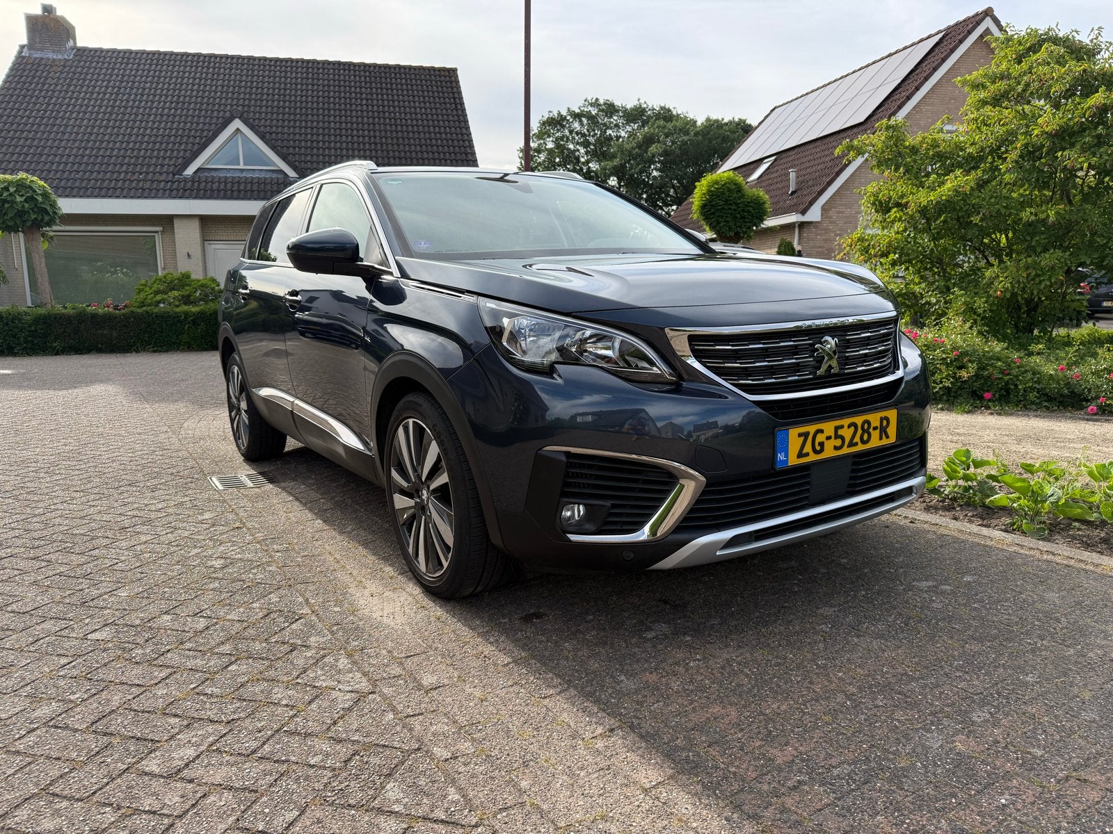 7-Persoons Peugeot 5008 1.2 PT 130pk Blue Lease Premium, Voorwielaandrijving, 15 km/l, 1295 kg, 1199 cc