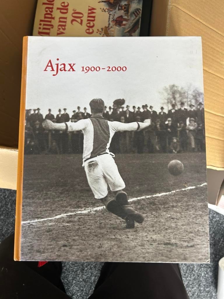 Ajax 1900-2000 boek plus 2 sjalen, Ophalen of Verzenden, Zo goed als nieuw, Overige onderwerpen