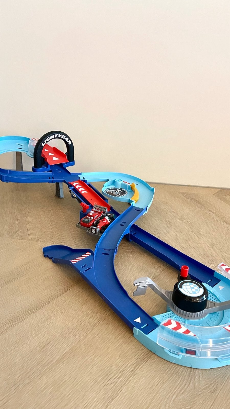 Cars racebaan perfecte staat, Ophalen of Verzenden, Zo goed als nieuw, Opwindmechanisme, Overige merken