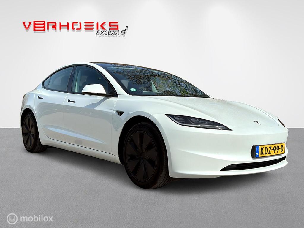 Tesla Model 3 RWD Nieuw Model + Trekhaak!, Automaat, Achterwielaandrijving, Gebruikt, Zwart