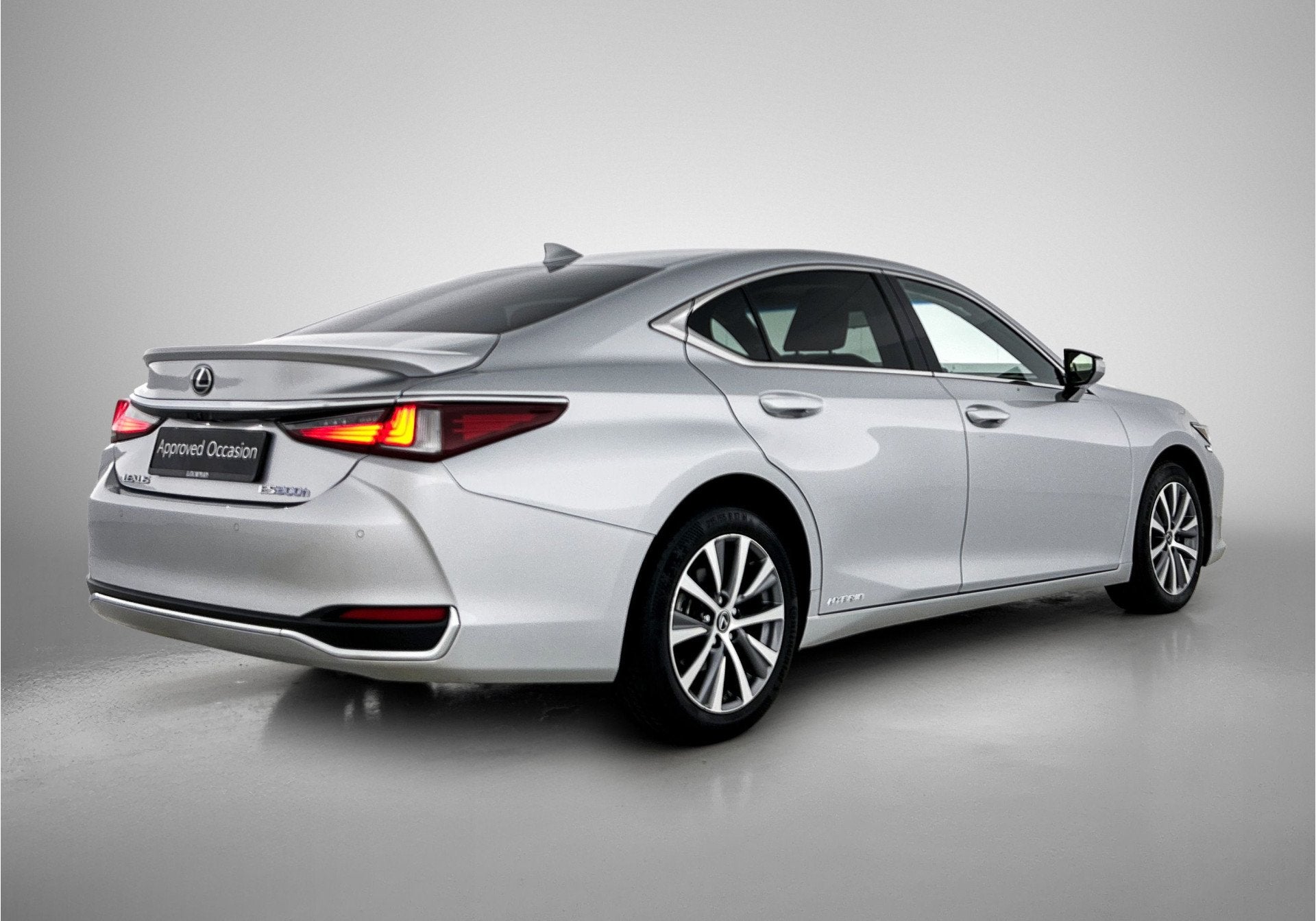 Lexus ES 300h Preference Line Business | Dealeronderhouden |, 12 maanden, Stof, Gebruikt, Zwart
