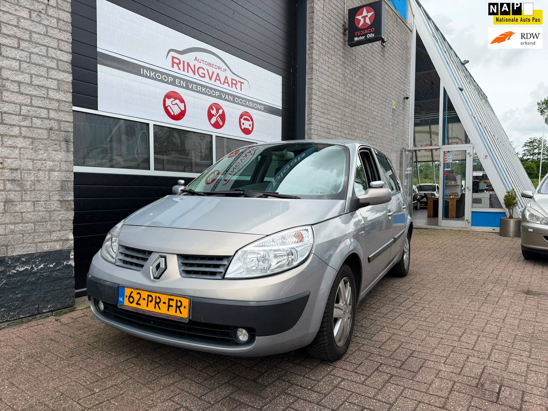 Renault Scénic 1.6-16V Authentique Comfort Automaat, Auto's, 1345 kg, Gebruikt, 4 cilinders, Beige
