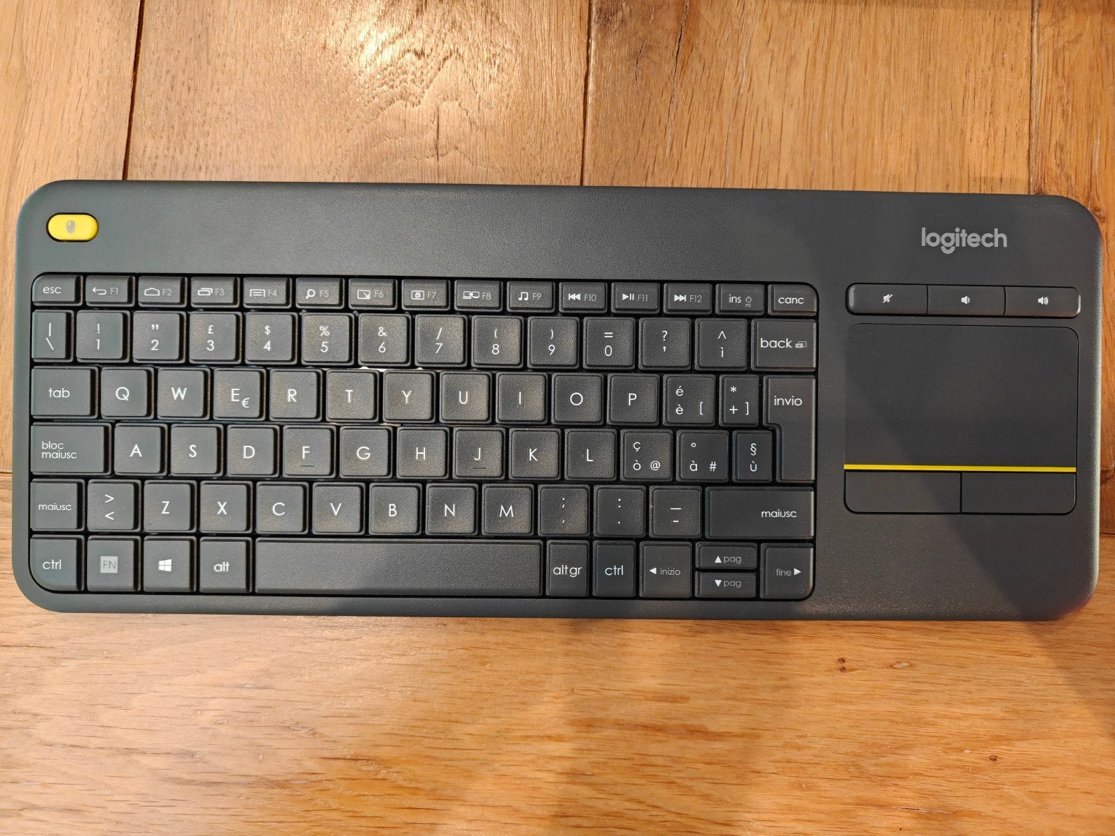 Nieuwe Logitech K400 Plus Draadloos Toetsenbord met Touchpad, Computers en Software, Toetsenborden, Logitech, Nieuw, Ophalen of Verzenden