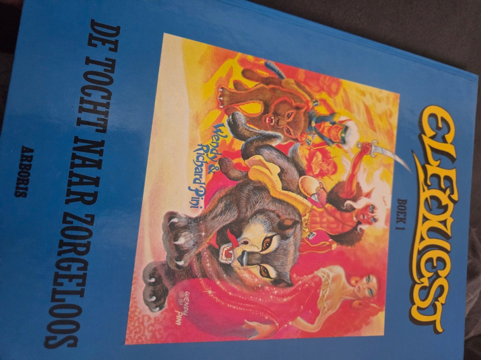 Elfquest bundelboek deel 3, Eén stripboek, Ophalen of Verzenden, Gelezen