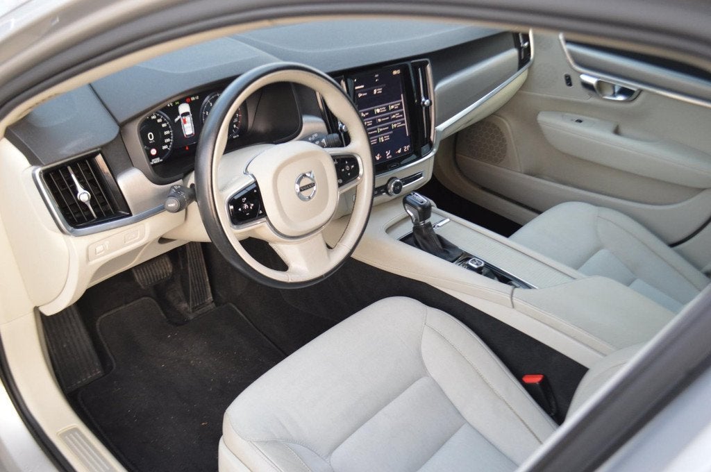 Volvo V90 2.0 T5 DEALERONDERH, TREKHAAK, ALL-SEASON VEEL OPT, Auto's, Volvo, 1969 cc, Adaptive Cruise Control, 93 €/maand, 750 kg