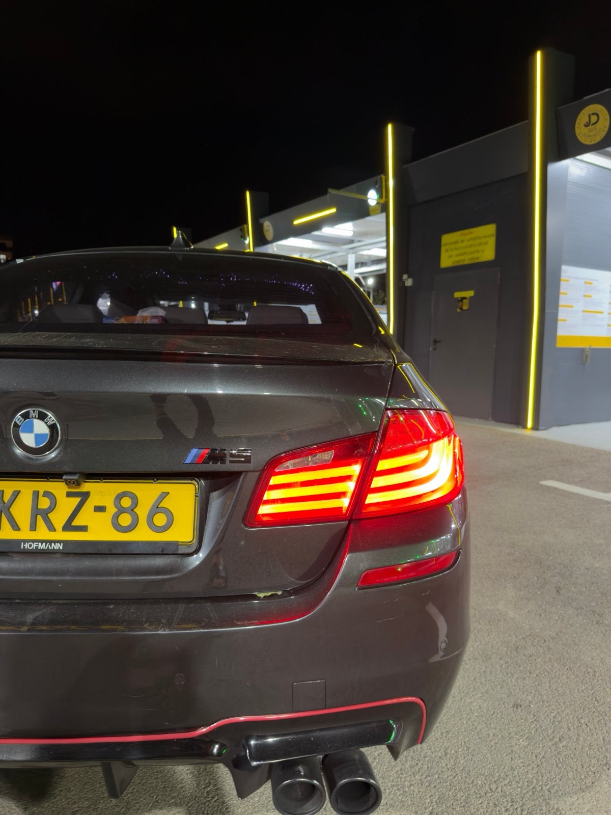 Foto 9 van BMW 5-Serie 520i 184pk Aut. 2013 Grijs