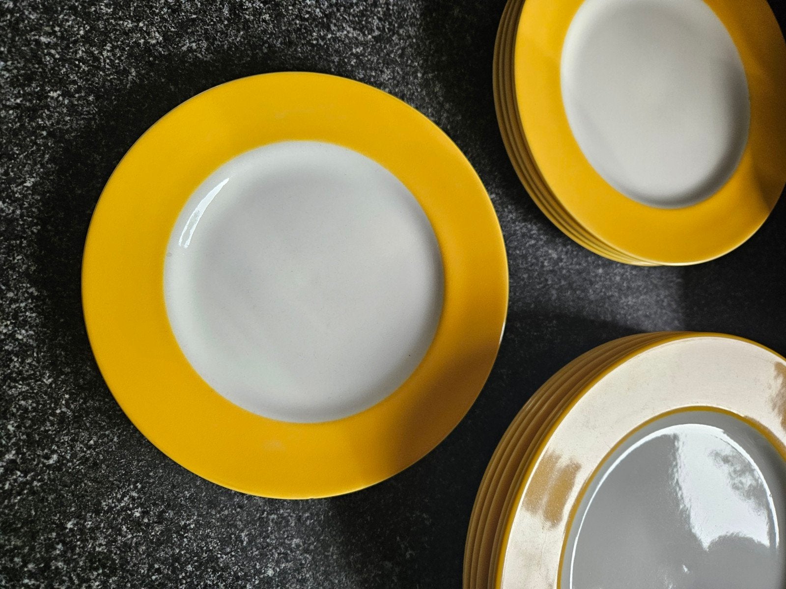 Set van 5 HEMA borden, geel, 22 cm doorsnee, Ophalen, Hema, Gebruikt, Bord(en)