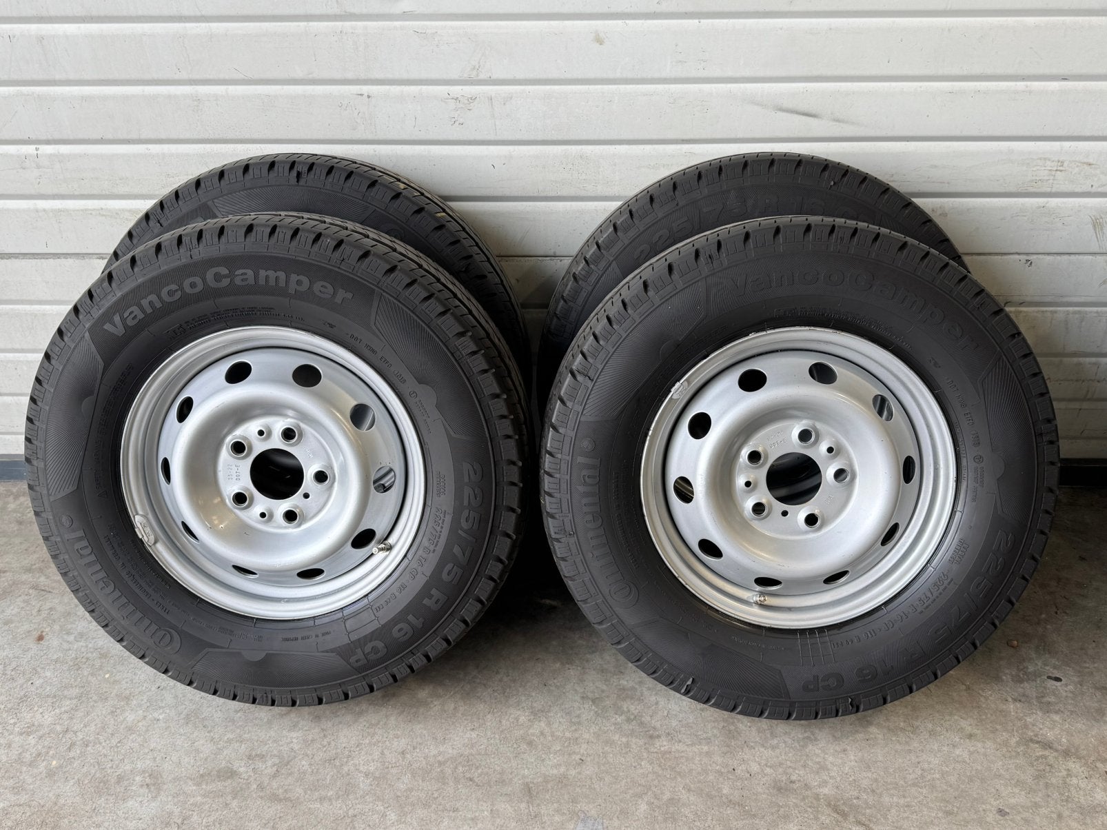 5x130 Continental Vanco 225/75/16- 10 MM- Ducato- Jumper, Ophalen, Gebruikt