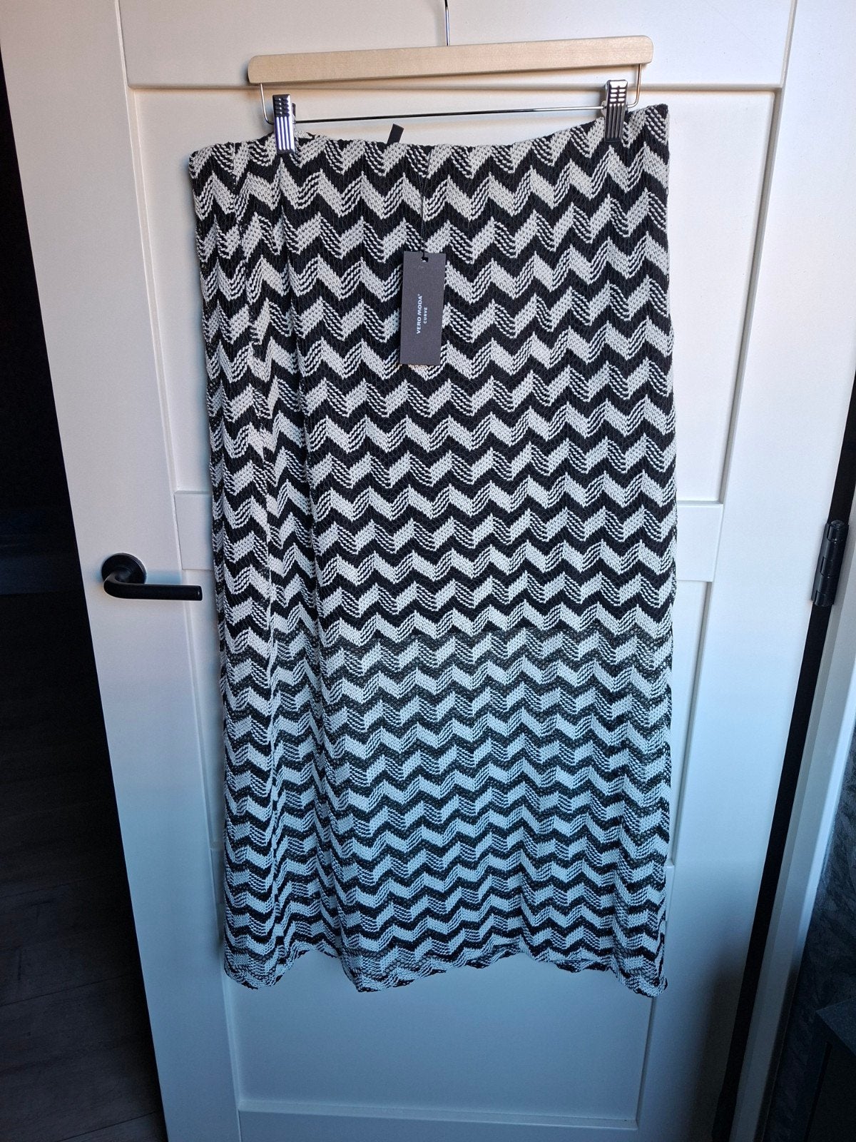 Vero Moda Curve gebreide rok met zigzagpatroon, Vero Moda, Zwart, Maat 46/48 (XL) of groter, Nieuw