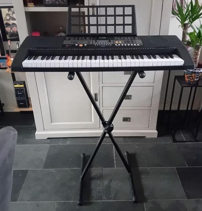 Keyboard/Piano, 61 toetsen, Zo goed als nieuw, Met standaard, Ophalen