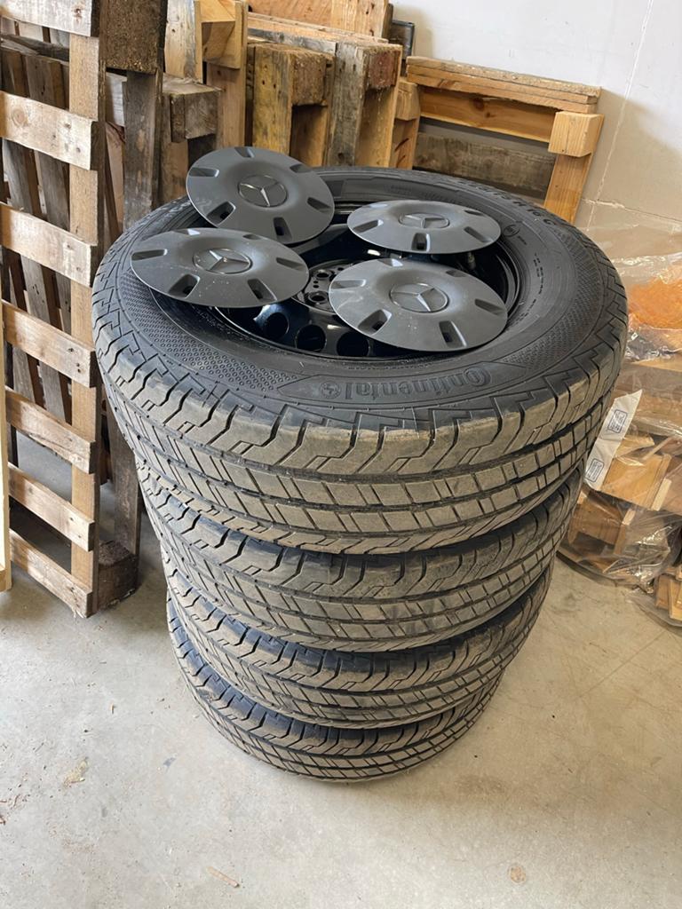 Nieuwe Mercedes Sprinter 4x4 banden op velgen 225/75 R16C, Ophalen, Bestelwagen, 16 inch, Banden en Velgen