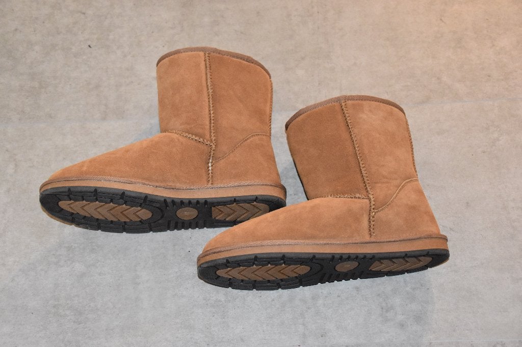 mooie nieuwe beige suede leren gevoerde boots maat 41, Kleding | Dames, Bruin, Lage of Enkellaarzen, Nieuw, Ophalen of Verzenden