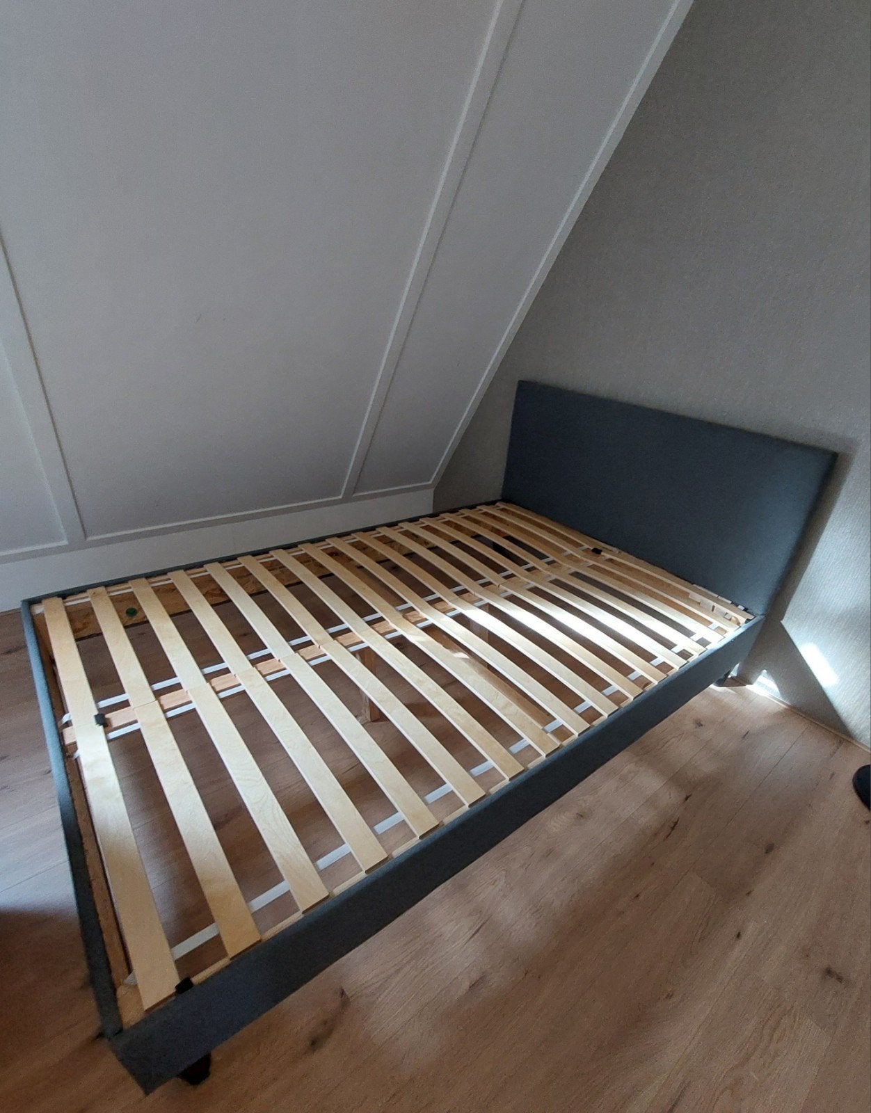 ikea sabovik bed zonder matras 140x200, Huis en Inrichting, Ophalen, Tweepersoons, 140 cm, Zo goed als nieuw