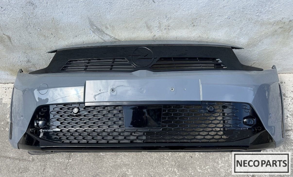 VOORBUMPER OPEL CORSA F FACELIFT BUMPER ALLES LEVERBAAR !!!, Gebruikt, -, Opel, Ophalen of Verzenden