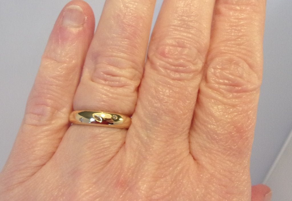 Massief 14 karaat geelgouden ring met 3 Diamanten, Verzenden, Zo goed als nieuw, 17 tot 18, Met edelsteen