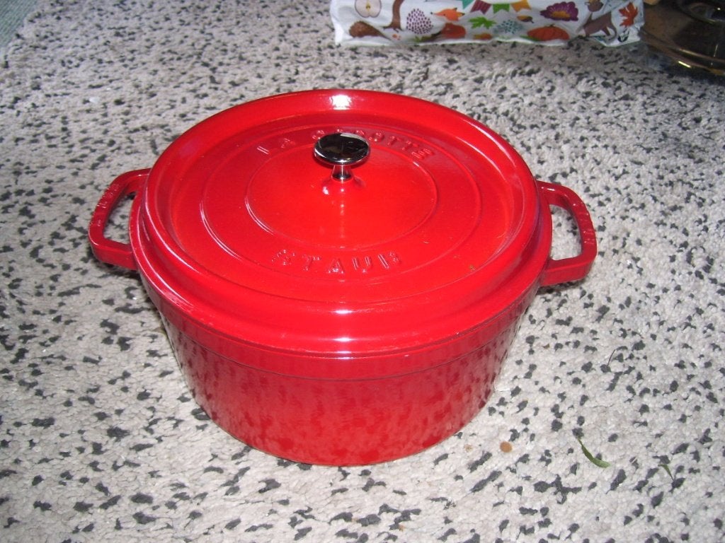 BRAADPAN LA COCOTTE STAUB, Huis en Inrichting, Met handvatten, Ophalen of Verzenden, Nieuw, Gietijzer