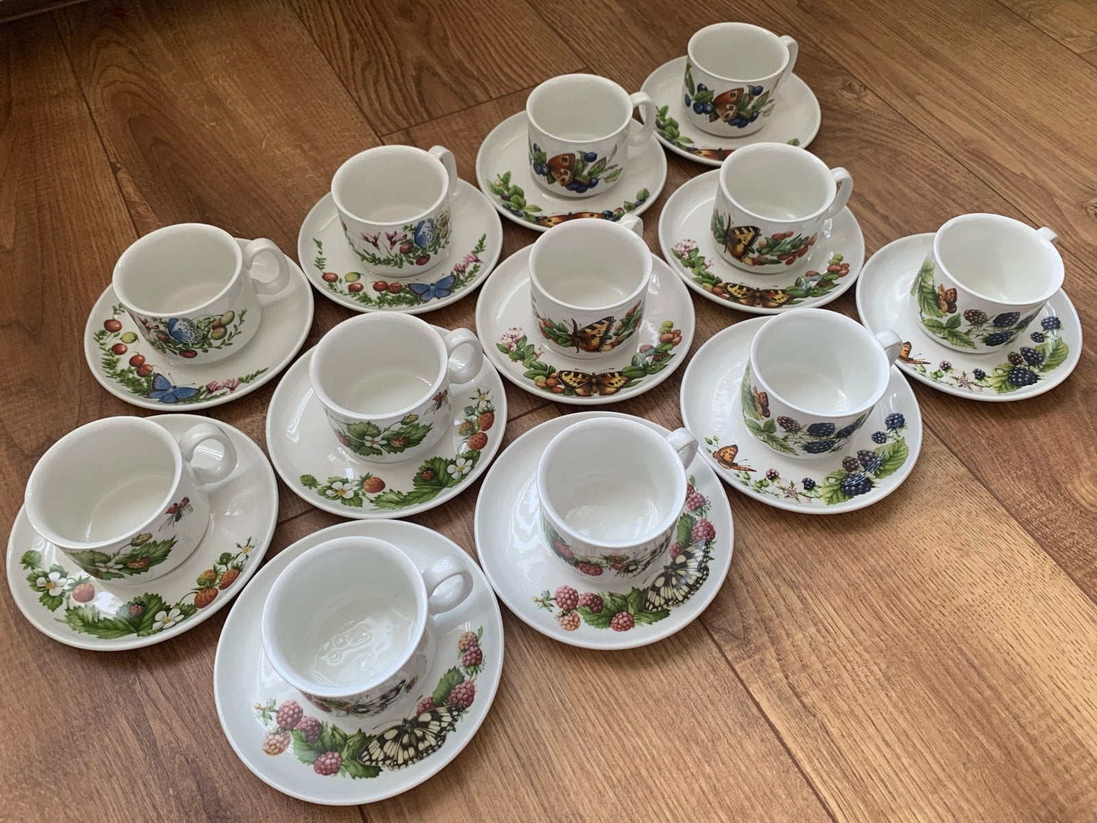 Wedgwood - Marjolein Bastin J&G Meakin kop en schotel set, Antiek en Kunst, Antiek | Servies compleet, Ophalen of Verzenden