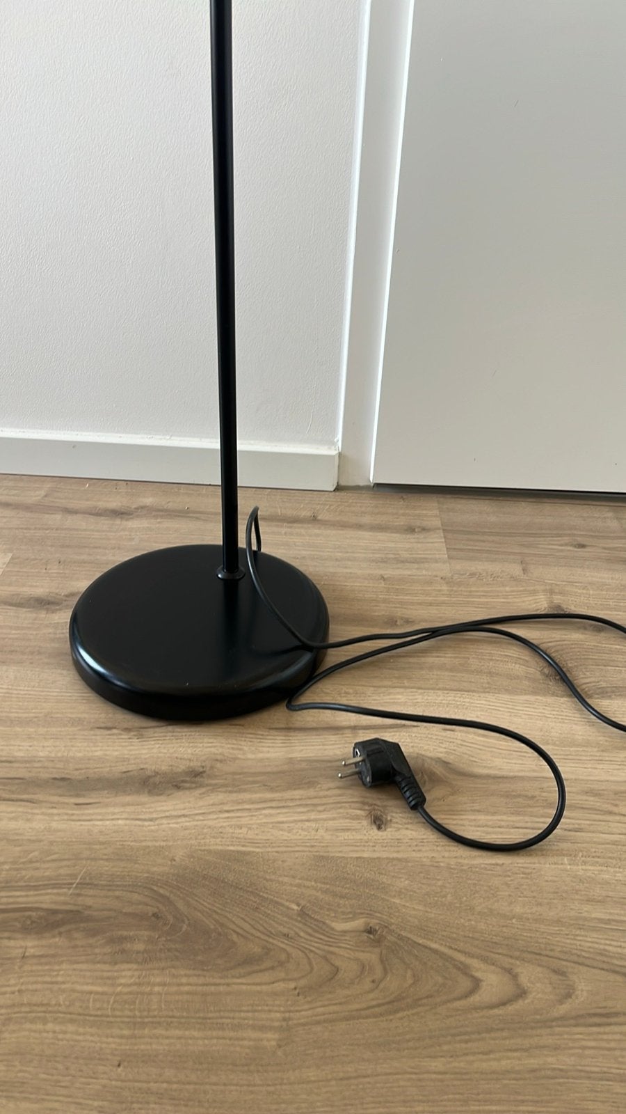 Zwarte vloerlamp met uplighter - Nau-Stil, Made in Spain, Ophalen, Gebruikt, Overige fittingen, Metaal