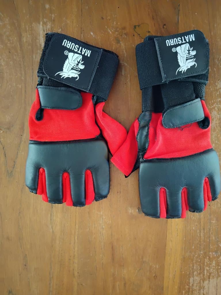 Matsuru vechtsport handschoenen, Sport en Fitness, Ophalen of Verzenden, Zo goed als nieuw, Overige