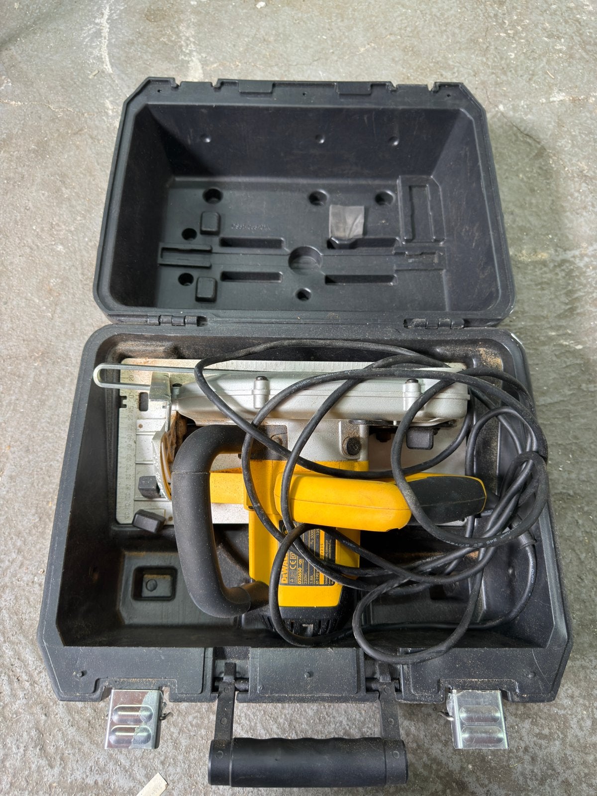 DeWalt cirkelzaag met doos en geleider van 1.5m, Ophalen of Verzenden, Gevuld, Zo goed als nieuw