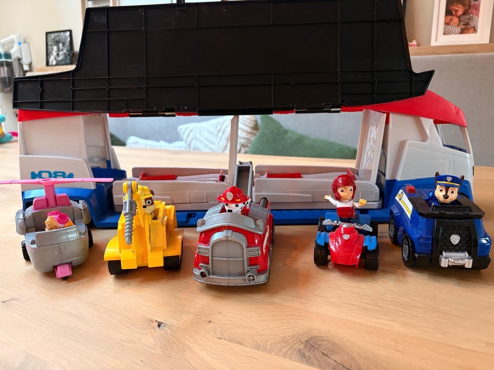 Grote Paw Patrol Patroller vrachtwagen met 5 voertuigen, Ophalen of Verzenden, Gebruikt