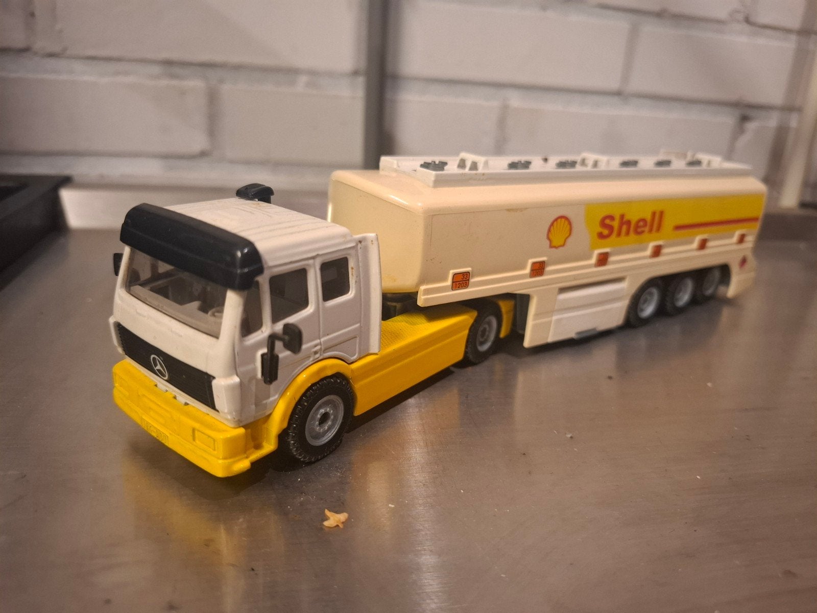 Siku Mercedes Shell Tankauto - Modelvrachtwagen, Ophalen of Verzenden, Gebruikt