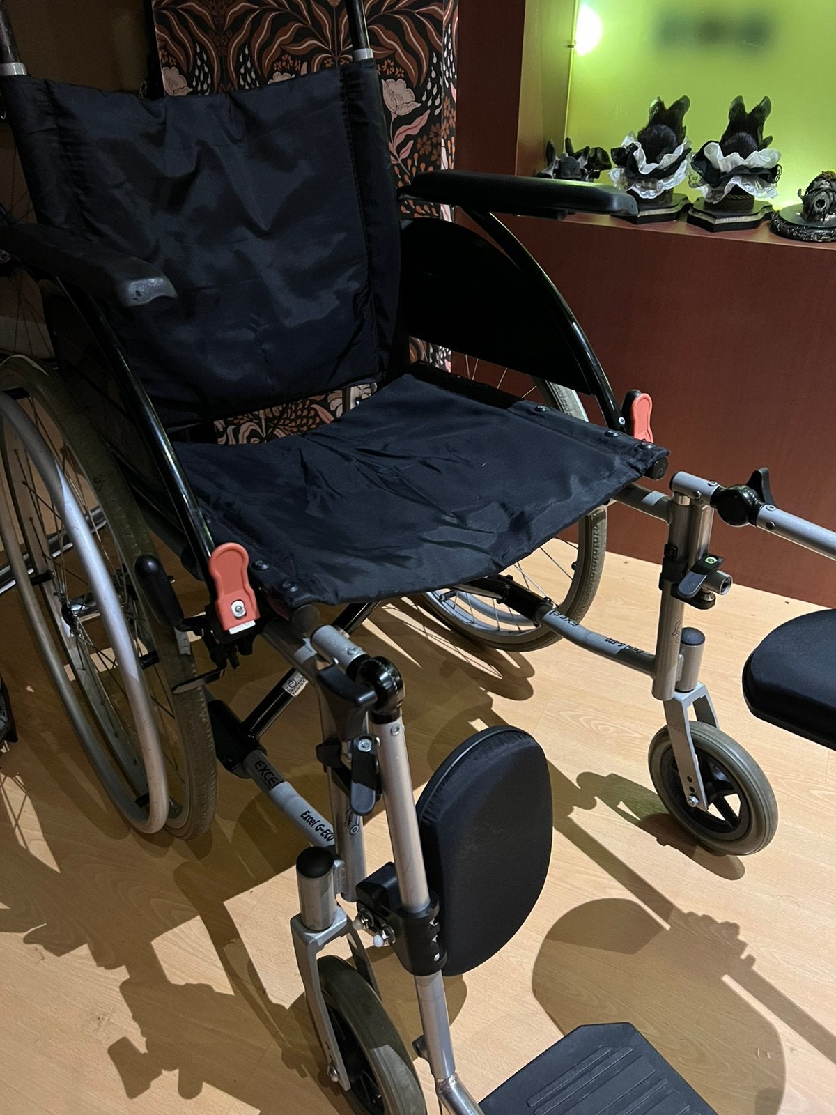 Fijne inklapbare rolstoel met been/ gips steunen, Ophalen, Inklapbaar, Gebruikt, Handbewogen rolstoel