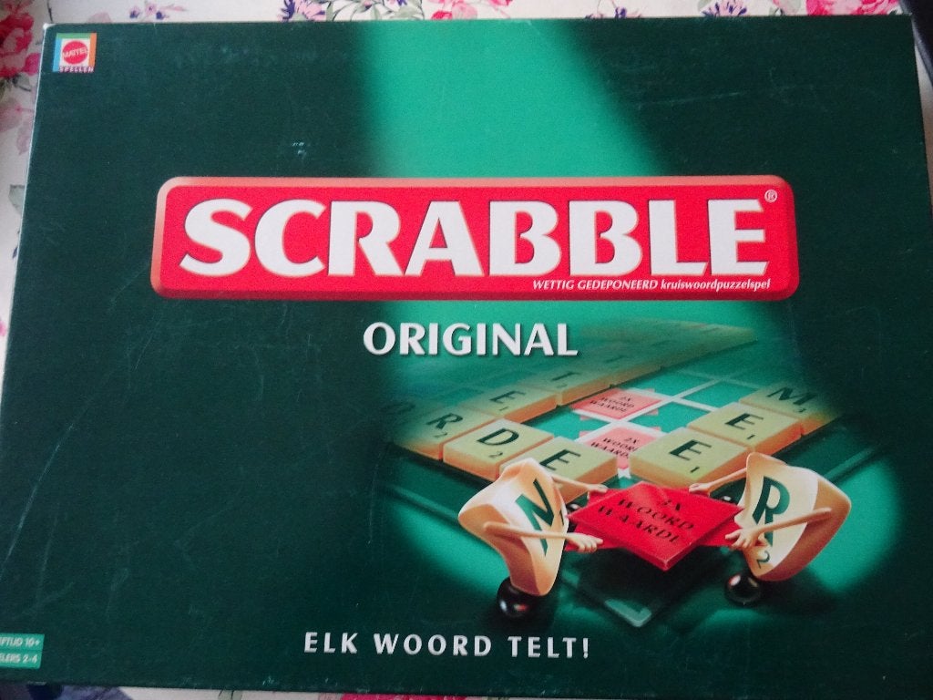 2 x Scrabble 1 x nieuw en 1 x als nieuw, Ophalen of Verzenden, Zo goed als nieuw