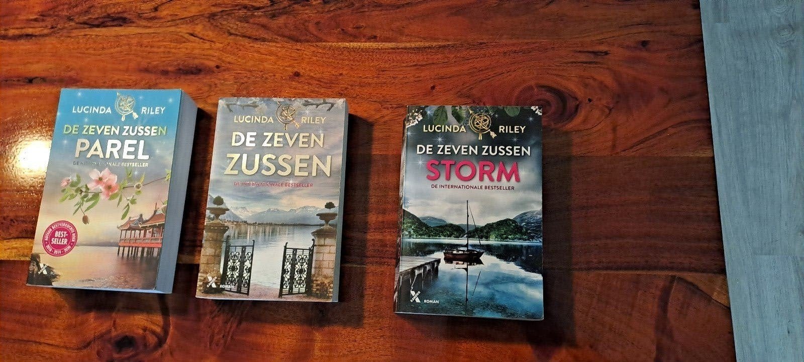 De Zeven Zussen serie - Lucinda Riley (3 boeken), Boeken, Ophalen of Verzenden, Zo goed als nieuw, Lucinda Riley, Nederland