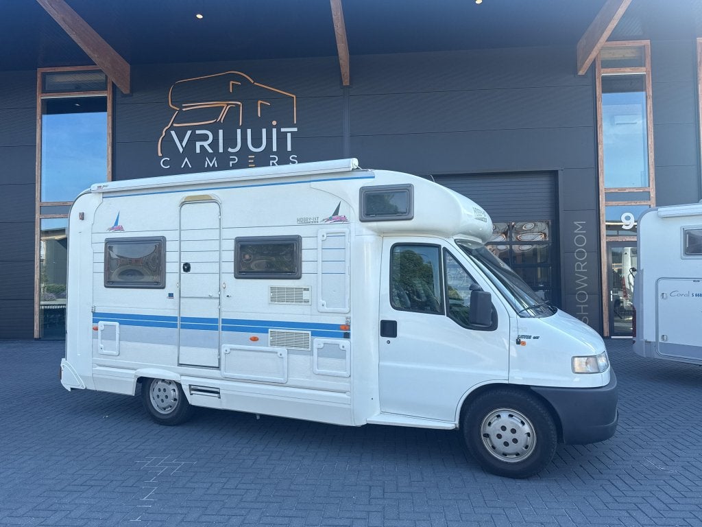 hobby met Fiat onder stel bouwjaar 1998 lage km stand +nap, Caravans en Kamperen, Campers, Buitenlamp, Standaard zit, Ringverwarming
