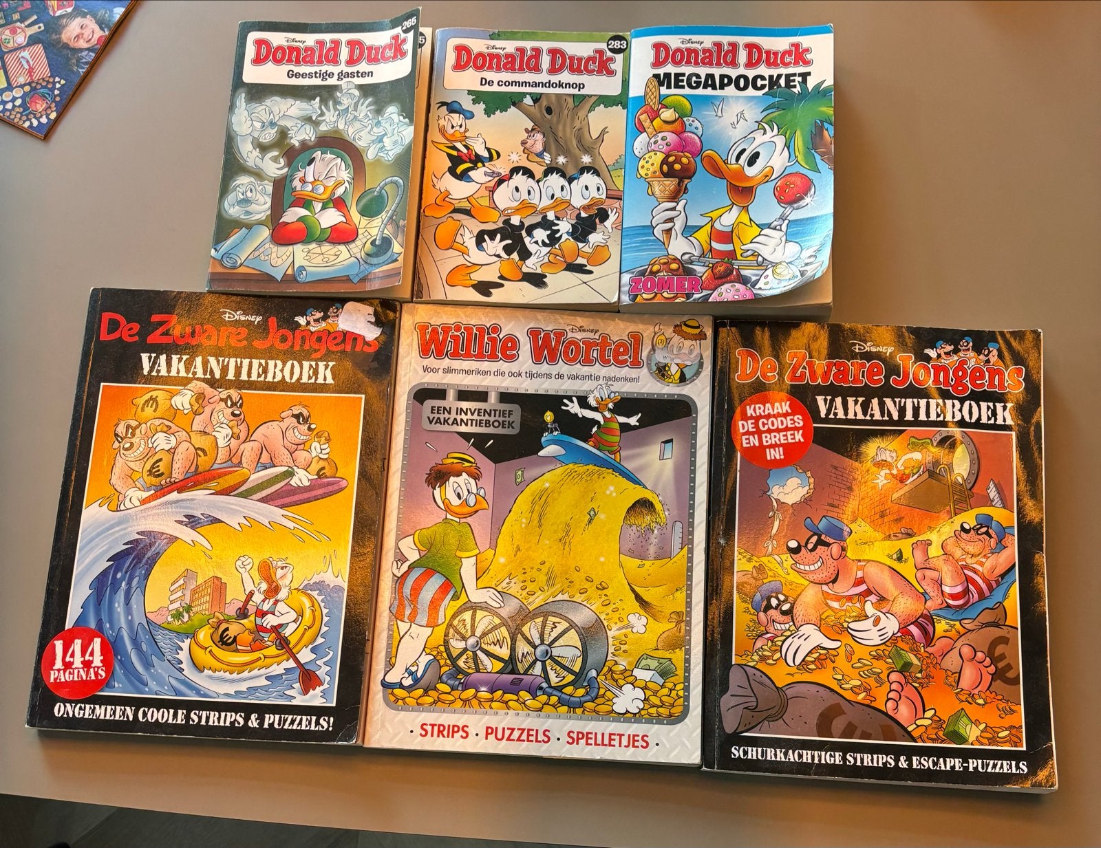 Donald Duck en De Zware Jongens Vakantieboeken, Boeken, Meerdere stripboeken, Ophalen of Verzenden, Gelezen