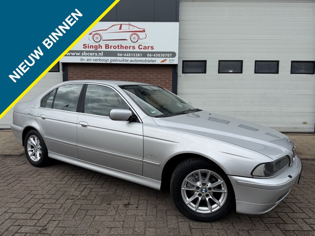 BMW 5 Serie 525i EXE AUT LEER XENON Y-TIMER ROESTVRIJ !, Automaat, Achterwielaandrijving, Zwart, Bedrijf