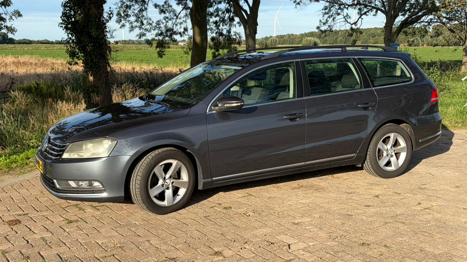 Volkswagen Passat 2.0 TDI 103KW Variant 2011 Grijs, Voorwielaandrijving, Stof, 1800 kg, Zwart
