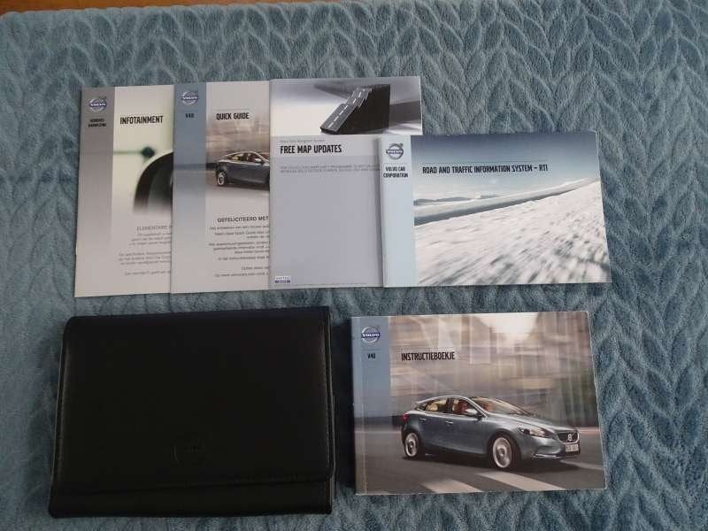 Volvo V-40 Boordmap Handleidingen - Onderhoudsboeken - NL, Verzenden