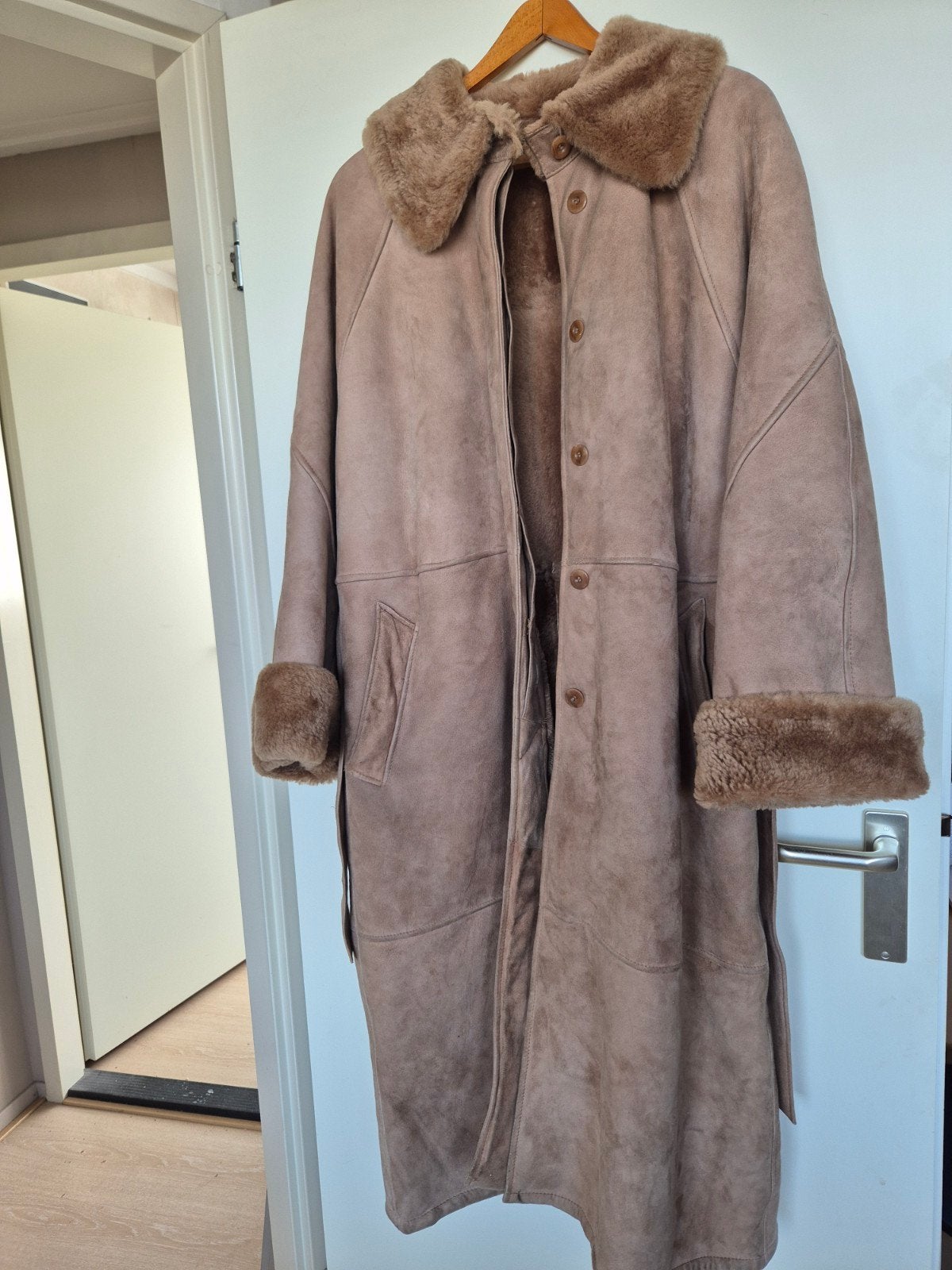 Vintage lammy coat lange jas jaren '80, Kleding | Dames, Ophalen of Verzenden, Zo goed als nieuw, Bruin
