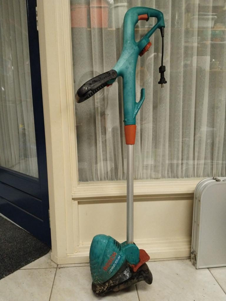Bosch Combitrim elektrische grastrimmer, Ophalen, Cirkelmaaier, Gebruikt, Elektrische grasmaaier