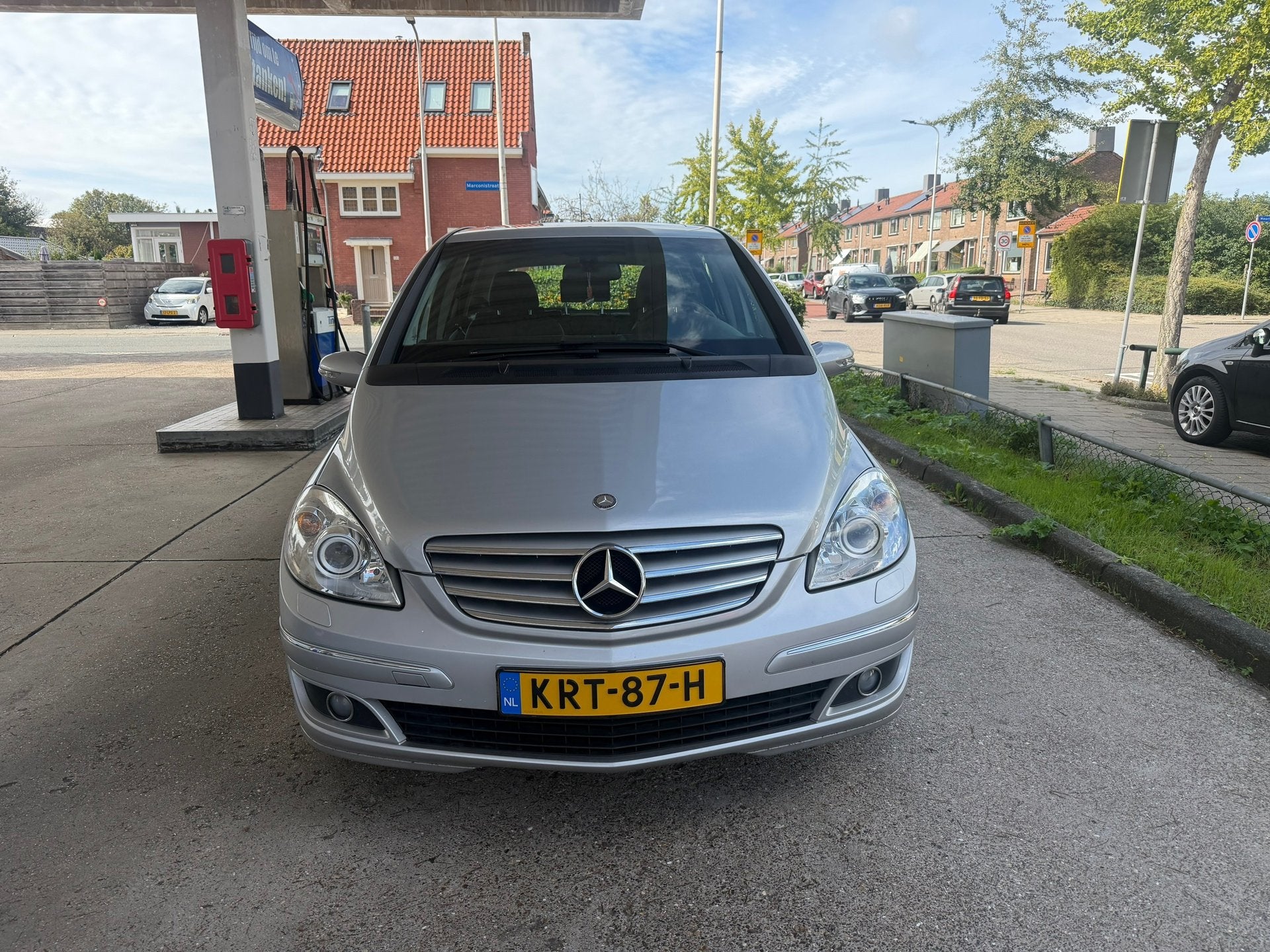 Mercedes-Benz B-klasse 200 TREKHAAK-NAVI-XENON-PANO-LEER, Auto's, 136 pk, Gebruikt, Zwart, 4 cilinders