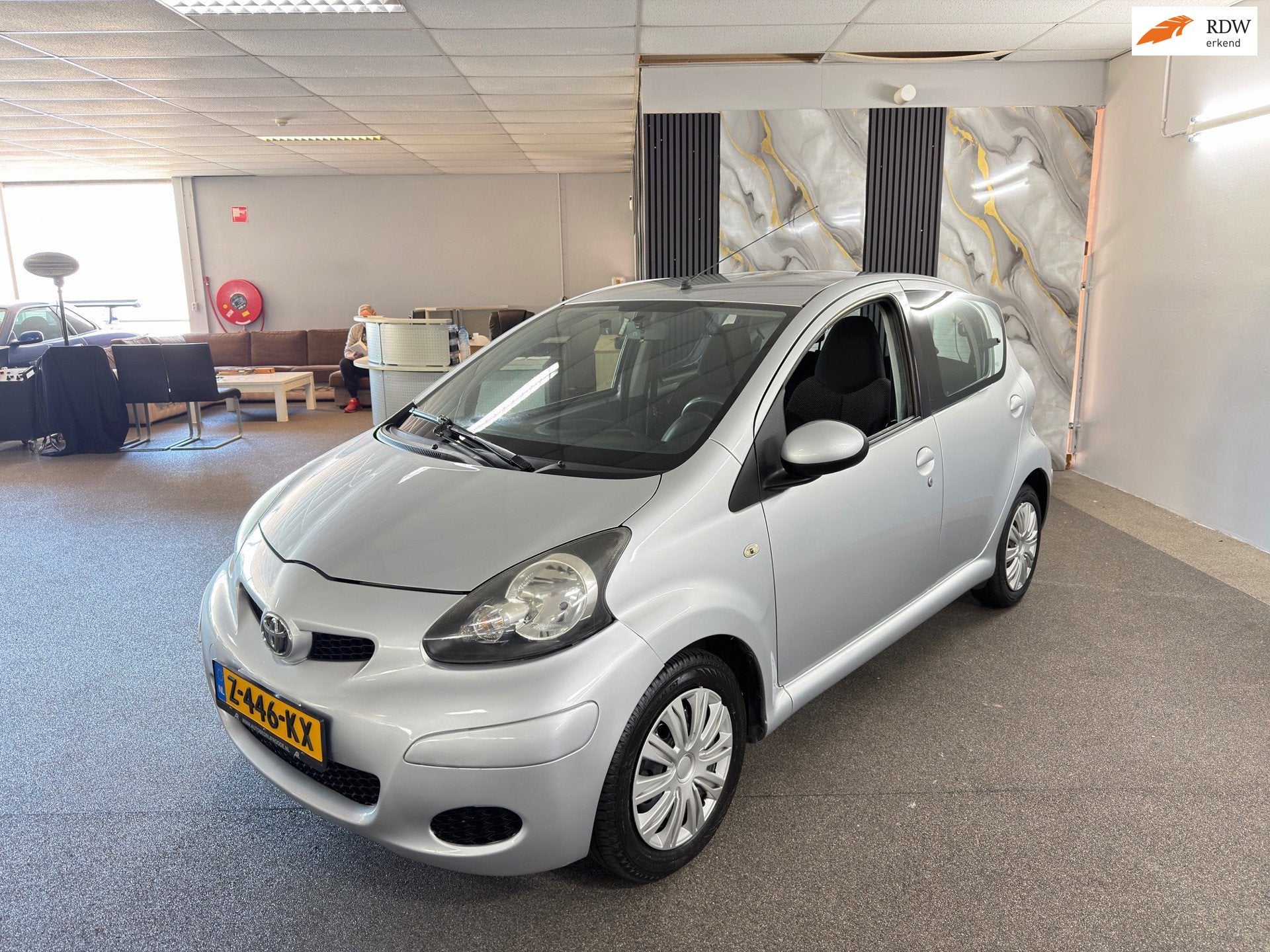 Toyota Aygo 1.0-12V Access Apk Nieuw,Airco,Carplay,Bluetooth, Voorwielaandrijving, Stof, Gebruikt, Zwart